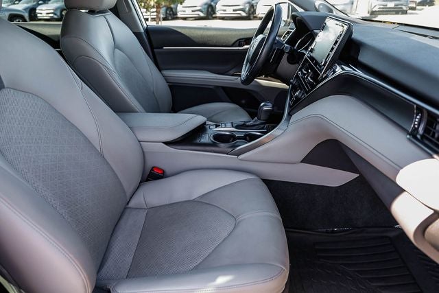 2022 Toyota Camry Hybrid XSE