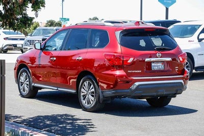 2019 Nissan Pathfinder SV