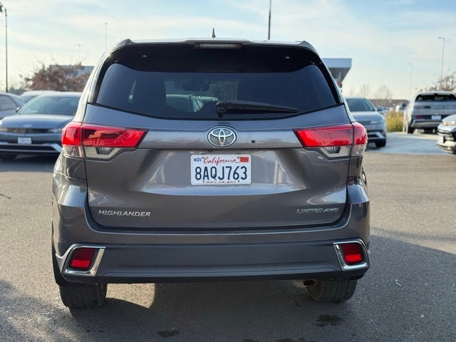 2018 Toyota Highlander Limited Platinum