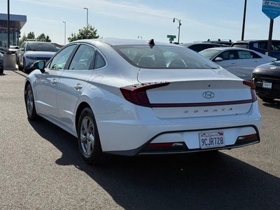 2022 Hyundai SONATA SE