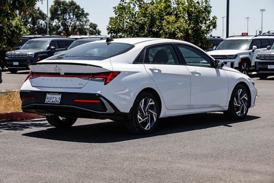 2025 Hyundai ELANTRA HYBRID SEL Sport