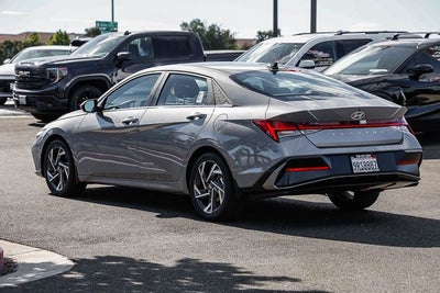 2025 Hyundai ELANTRA SEL Convenience