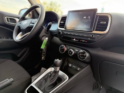 2025 Hyundai VENUE SE