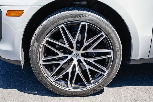 2022 Porsche Macan Base
