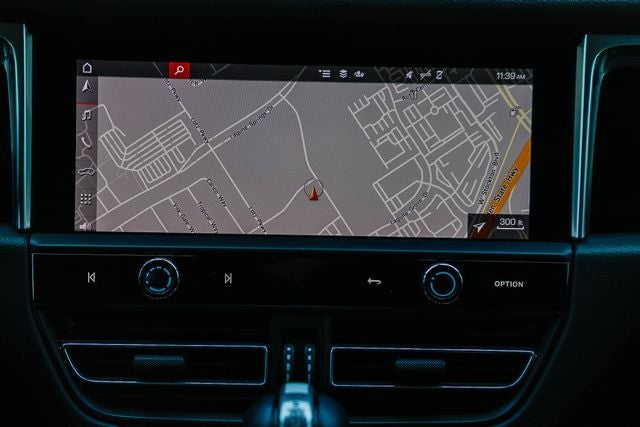 2022 Porsche Macan Base