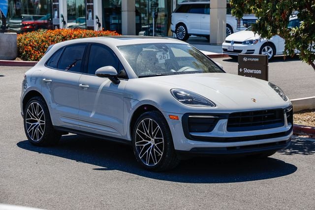 2022 Porsche Macan Base