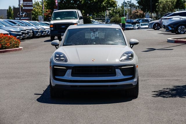 2022 Porsche Macan Base