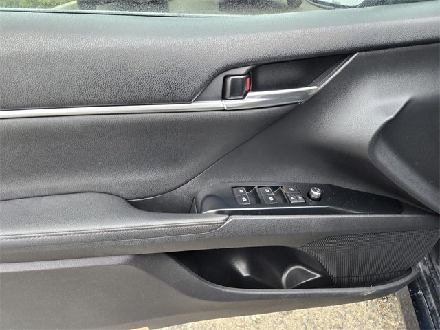 2020 Toyota Camry Hybrid XLE