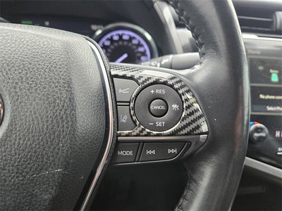 2020 Toyota Camry Hybrid XLE