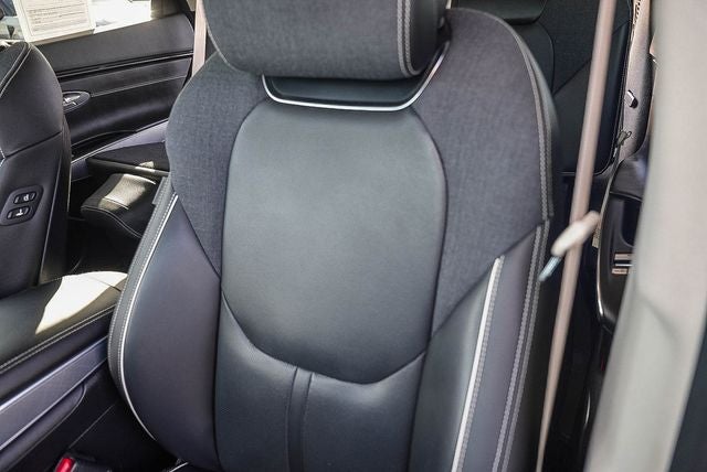 2023 Genesis Electrified GV70 Advanced