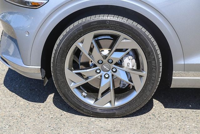 2023 Genesis Electrified GV70 Advanced
