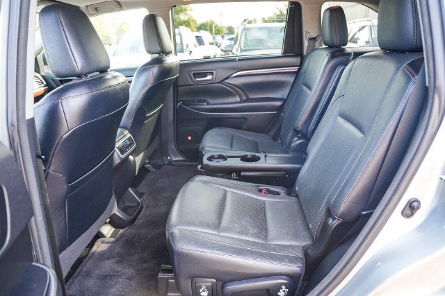 2016 Toyota Highlander Limited Platinum V6