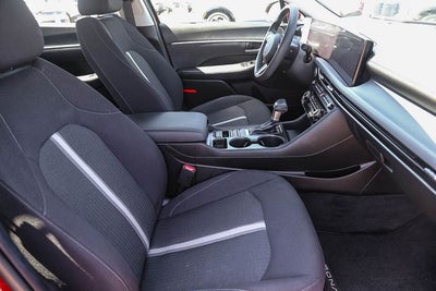 2025 Hyundai SONATA SE