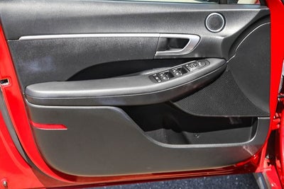 2025 Hyundai SONATA SE
