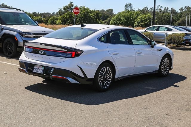 2025 Hyundai SONATA HYBRID SEL