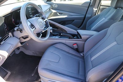 2023 Hyundai ELANTRA SE