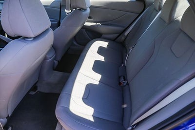 2023 Hyundai ELANTRA SE