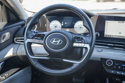 2025 Hyundai ELANTRA Limited