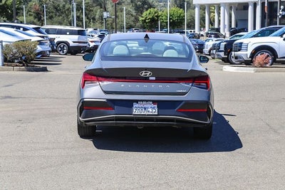 2025 Hyundai ELANTRA Limited