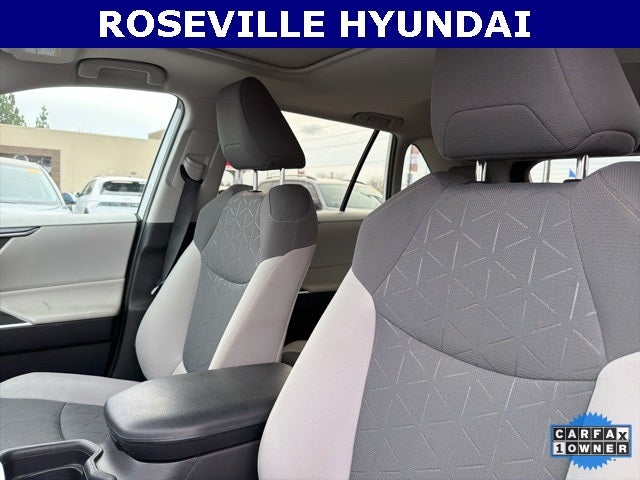 2020 Toyota RAV4 Hybrid XLE