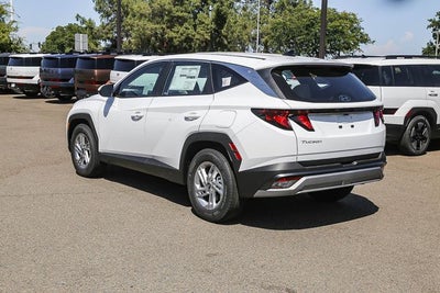 2026 Hyundai TUCSON SE FWD
