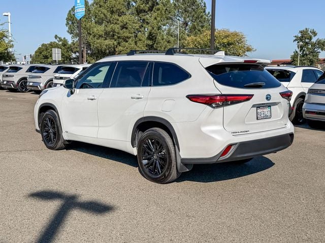2022 Toyota Highlander Hybrid Bronze Edition