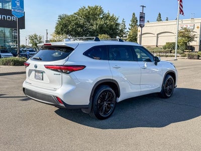 2022 Toyota Highlander Hybrid Bronze Edition