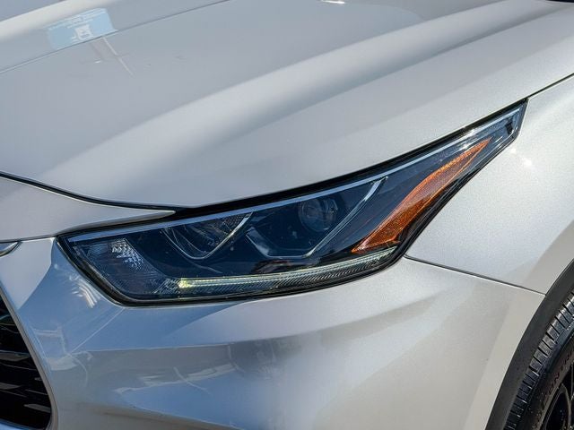 2022 Toyota Highlander Hybrid Bronze Edition