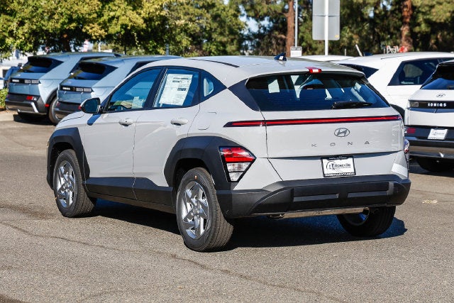 2027 Hyundai KONA SE FWD