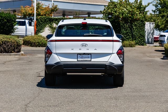 2027 Hyundai KONA SE FWD