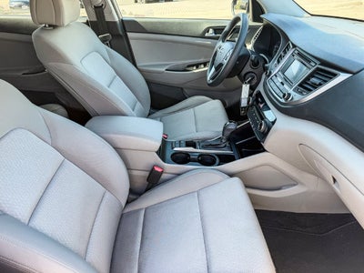2016 Hyundai TUCSON SE