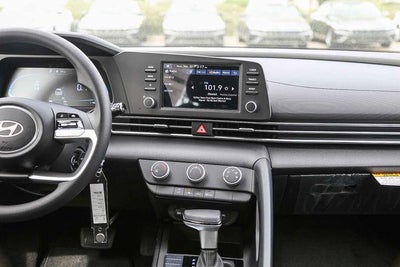 2026 Hyundai ELANTRA SE