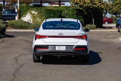 2026 Hyundai ELANTRA SE