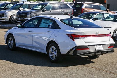 2026 Hyundai ELANTRA SE