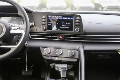 2026 Hyundai ELANTRA SE