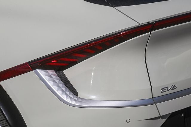 2024 Kia EV6 Light